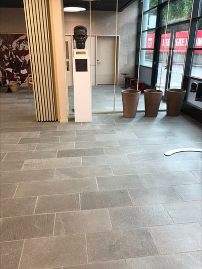 Skiferflis på Ullevål Stadion