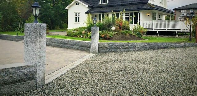Granitt Portstolpe med hull for lys 30×30×200 cm
